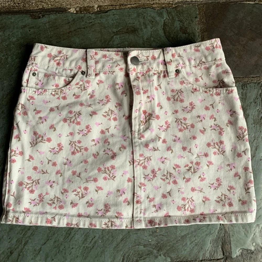 Billabong White Floral Denim Skirt with Pink Flowers